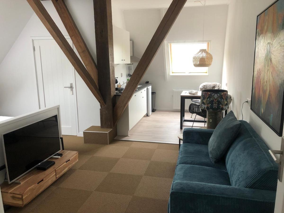 Rustig Logeerverblijf Aan De Rand Van De Stad Lekkum Exteriér fotografie